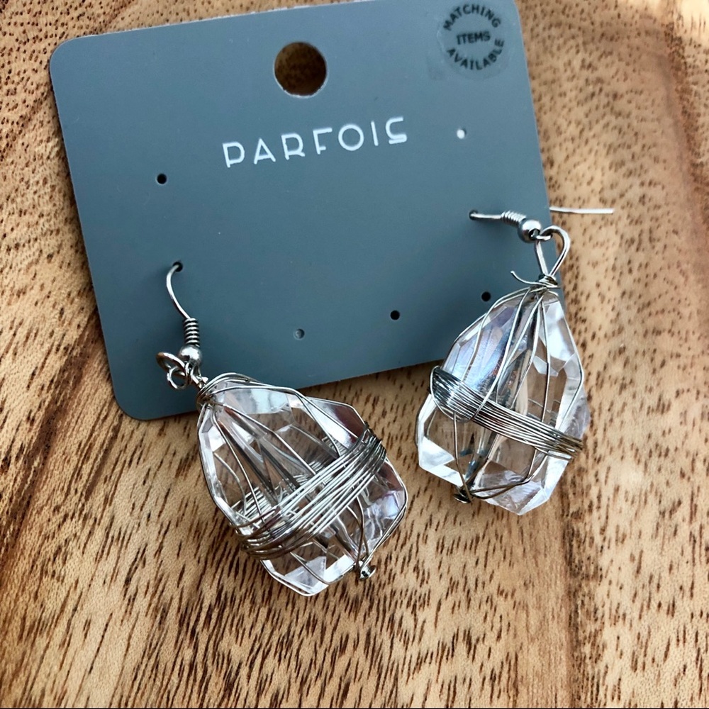 🌼NWT Parfois earrings